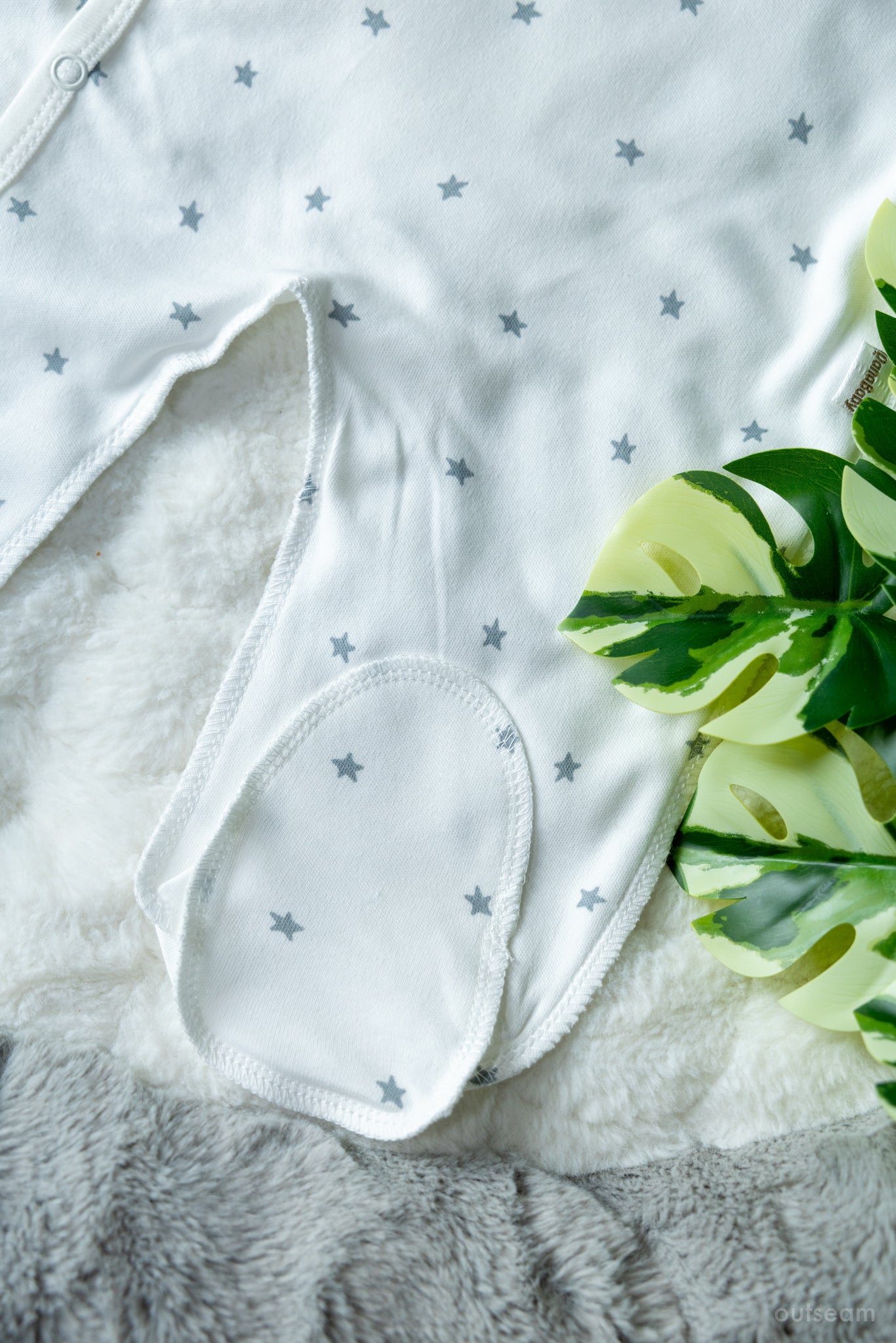 Outseam Sleepsuit Outseam Grey Stars — detail view 4